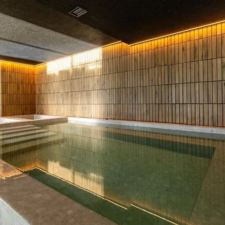 Gold Palace Hotel *